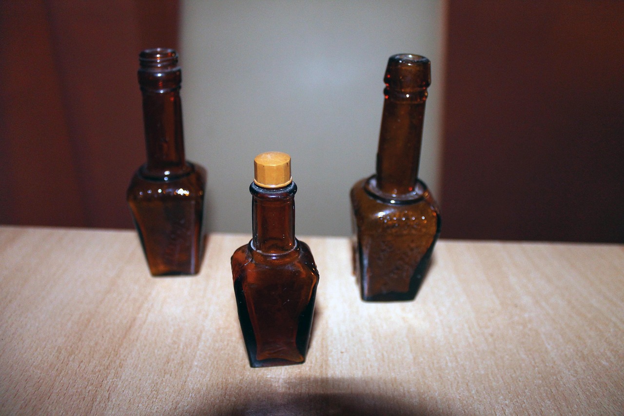 glass-bottle-247146_1280.jpg