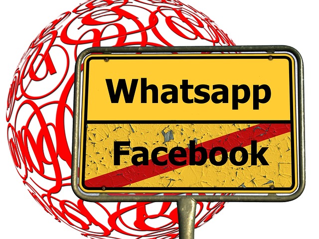 Free facebook whatsapp e-mail illustration