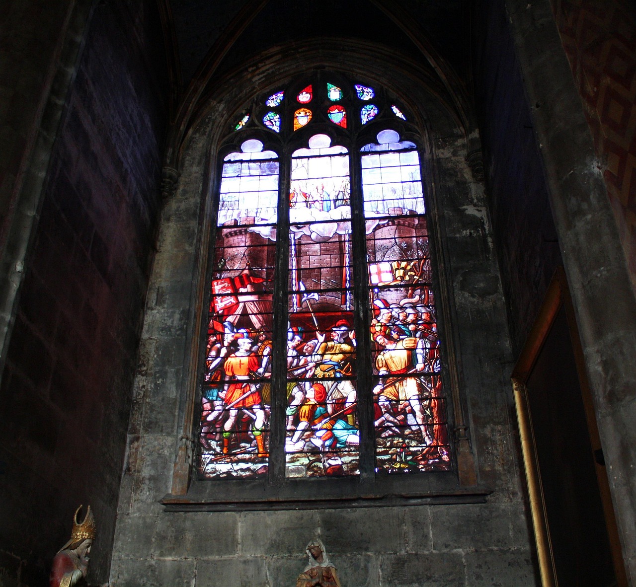 Stained Glass Window - free online jigsaw puzzle photo