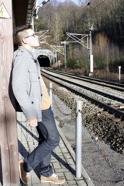 Mann, Zug, Traurig, Eisenbahn, Schienen, Transport