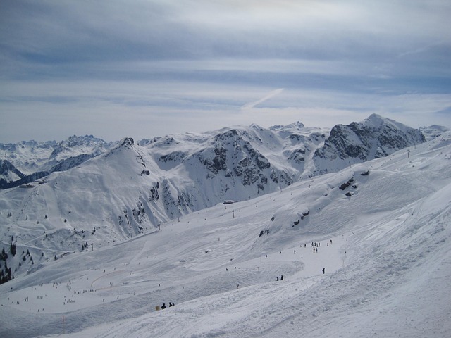 Free Ski Area Ski Slope photo and picture