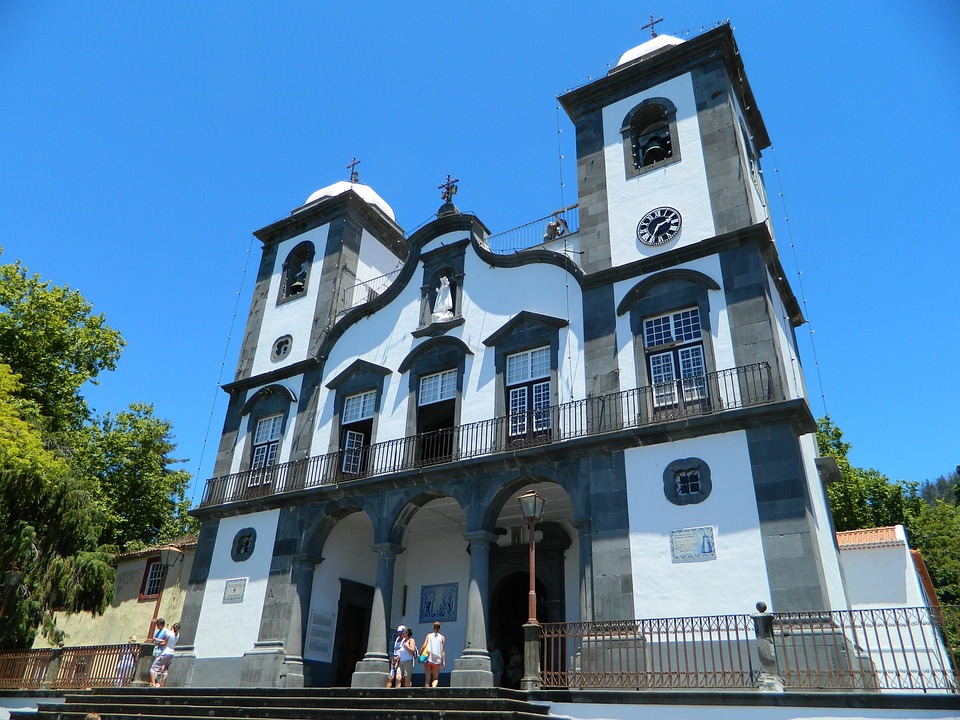 Madeira for Nature Lovers: Trails, Gardens, and Scenic Views