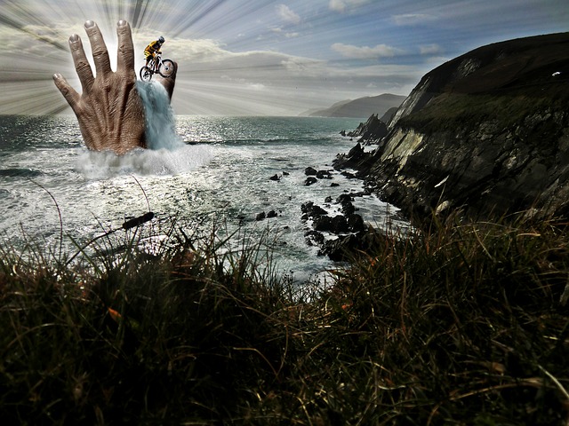 Free photoshop composition hand illustration