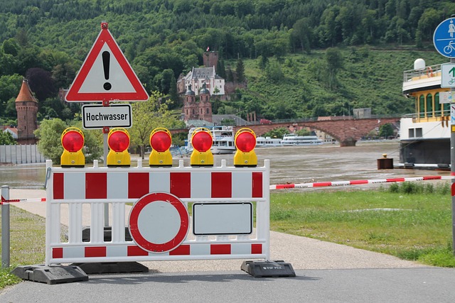 Free Flood Sign photo and picture