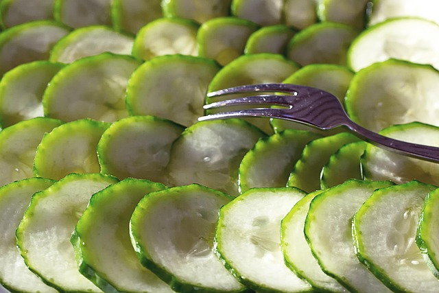 Komkommer Salade, Komkommers