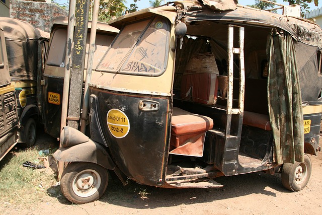 Free Tuk Tuk Rust photo and picture
