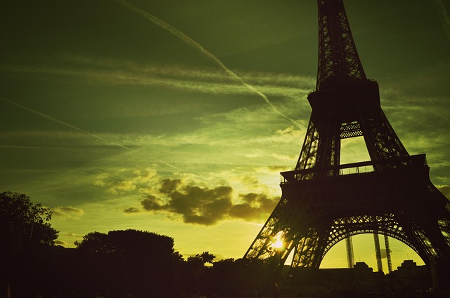 Free Paris Eiffel Tower photo and picture