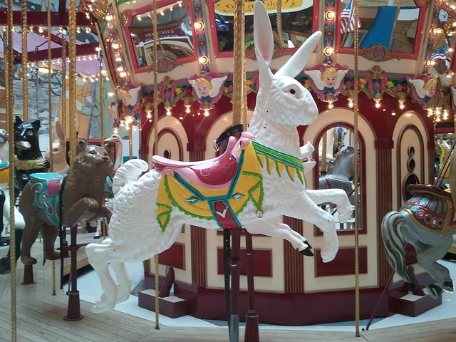 carousel-289374_640.jpg