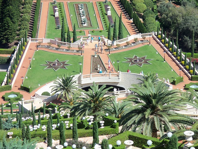Free Gardens Green photo and picture