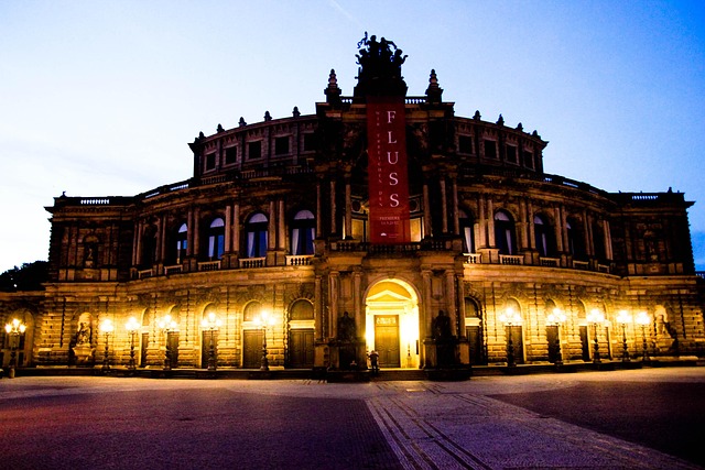 Free Dresden Semper Opera House photo and picture