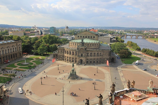Free Dresden Semper Opera House photo and picture