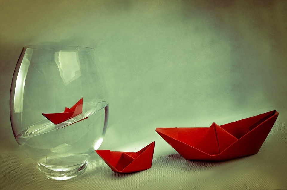 Barco, Lejos, Vaso, El Agua, Rojo, Barco De Papel