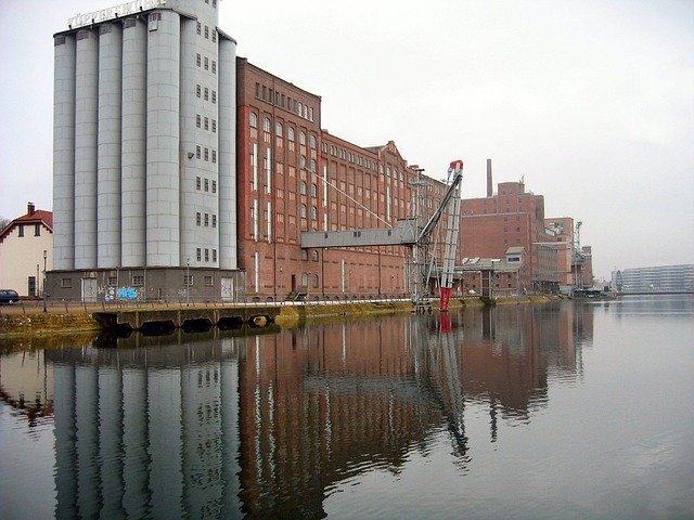 Free Inner Harbour Duisburg photo and picture