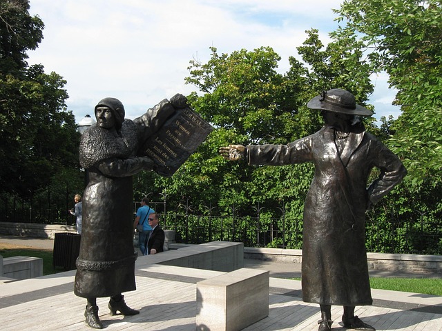 Free Statues Women photo and picture