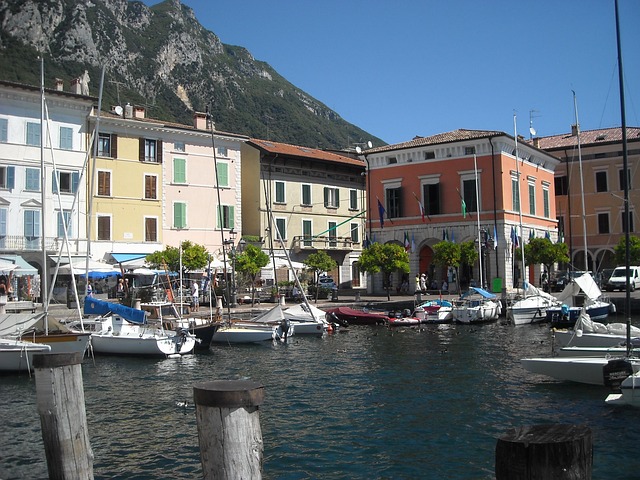 Free Garda Sailboats photo and picture