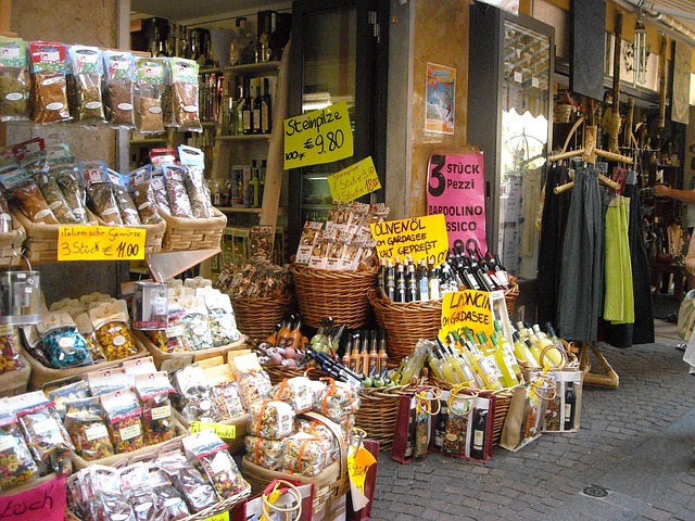 Free Limone Sul Garda Alley photo and picture