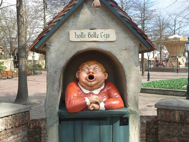 Free Hollow Convex Gis Efteling photo and picture
