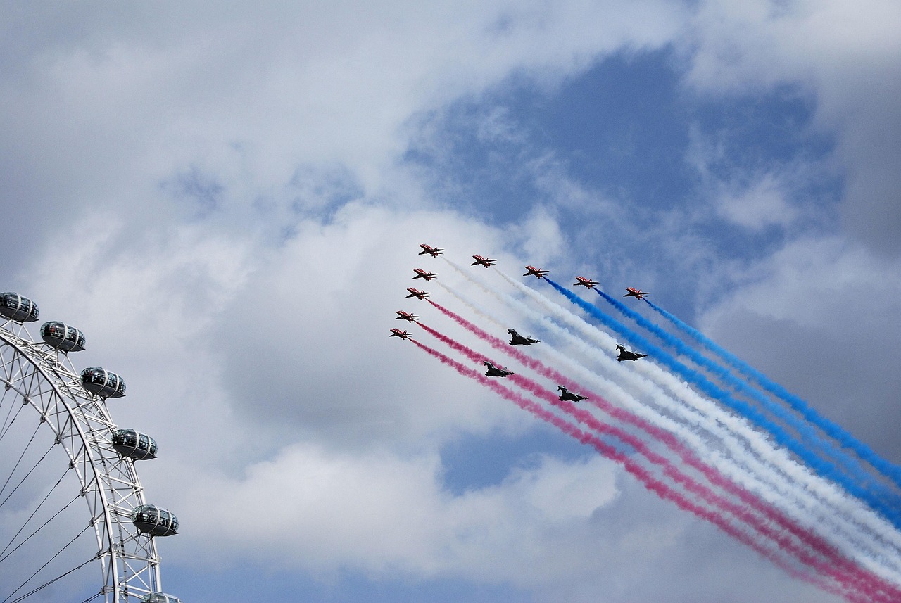 Red Arrows - free online jigsaw puzzle photo