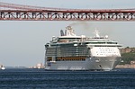 25 april bridge, tejo, bellboy