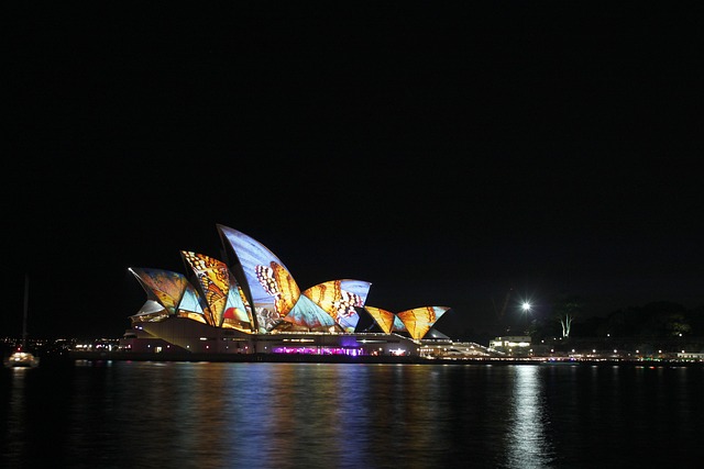 Free Sydney Opera House Sydney Harbor photo and picture