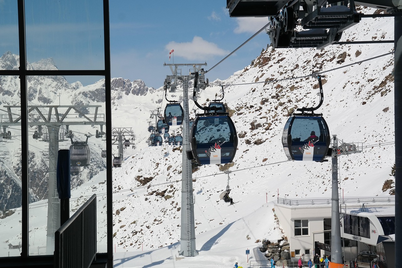 Gondolas - free online jigsaw puzzle photo