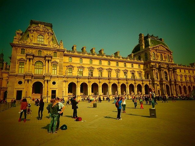 Free Louvre Paris photo and picture
