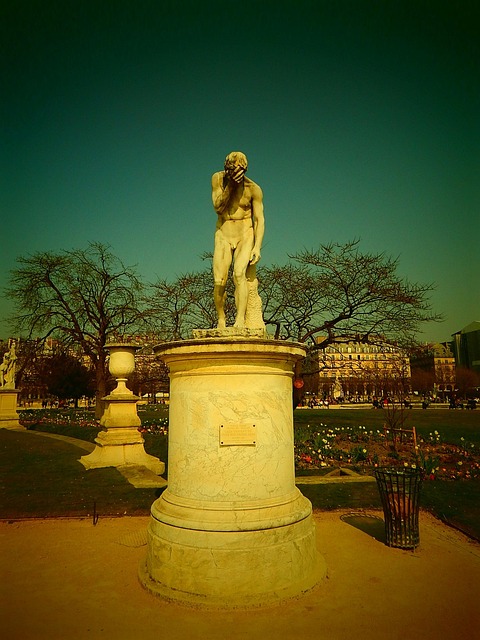 Free Paris Statue photo and picture