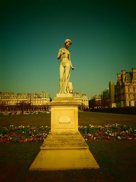Free Paris Statue photo and picture