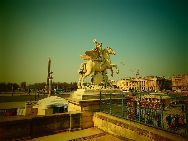 Free Paris Statue photo and picture