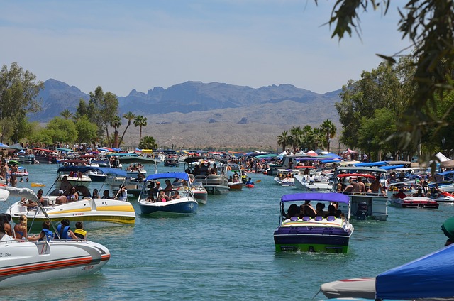 London Bridge, Sø Havasu, Både, Sol