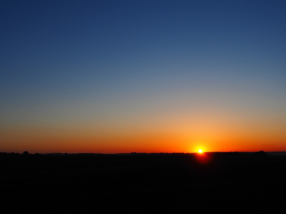 sunset-365618_960_720.jpg