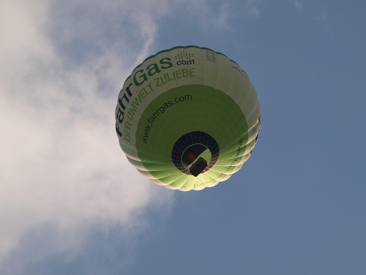 Hot Air Balloon - free online jigsaw puzzle photo