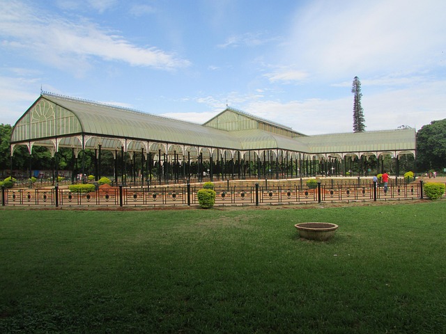Free Glass House Lal Bagh photo and picture