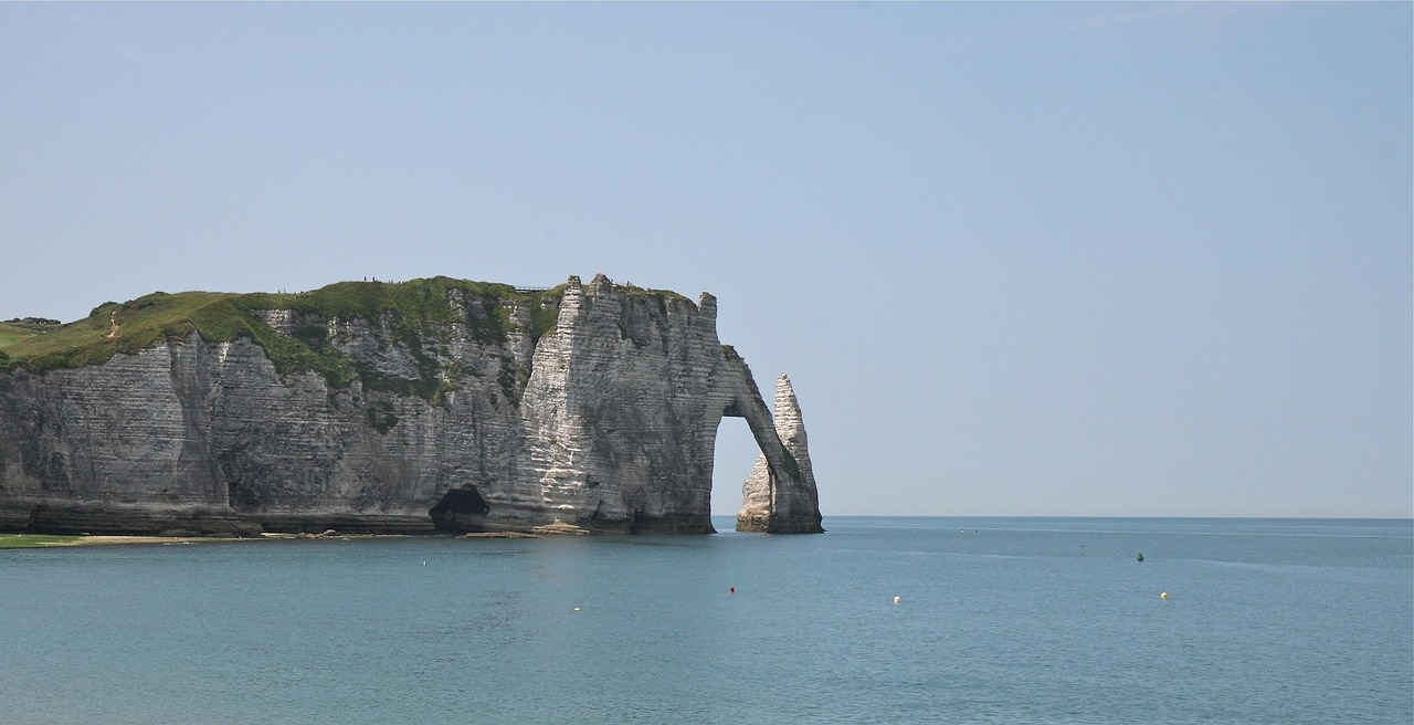 Cliff - free online jigsaw puzzle photo