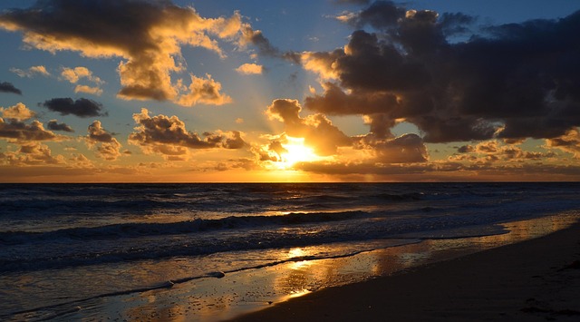 Free Cloud Sea photo and picture