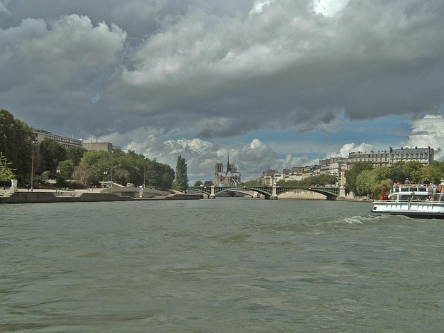 Free Paris River photo and picture