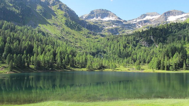 Free Mountain Lake photo and picture
