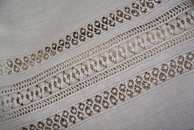 Broderi, Tråde, Syning