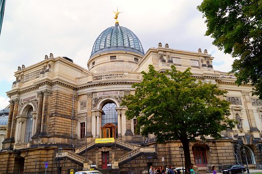 Kunstakademi, Dresden, Kuppel, Historisk