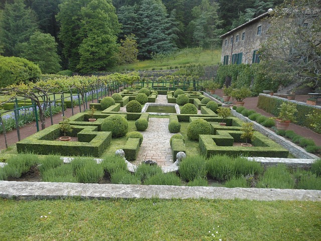 Free Badia Coltibuono Gardens photo and picture