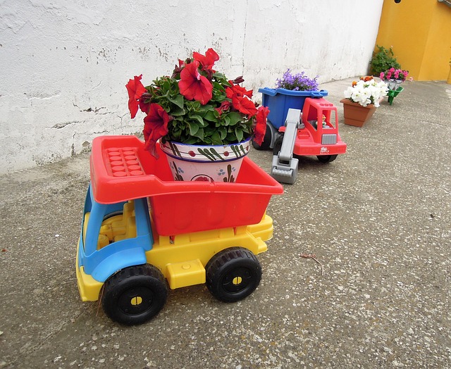 Spielzeug, Spielzeuglastwagen, Anhänger