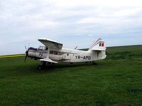 Free Biplane An2 photo and picture
