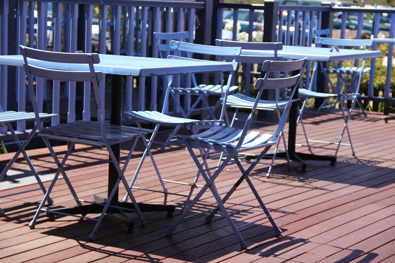 Garden Table - free online jigsaw puzzle photo