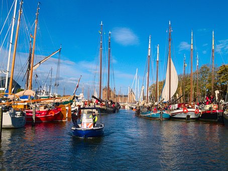 Free Sailing Boats Waterway photo and picture