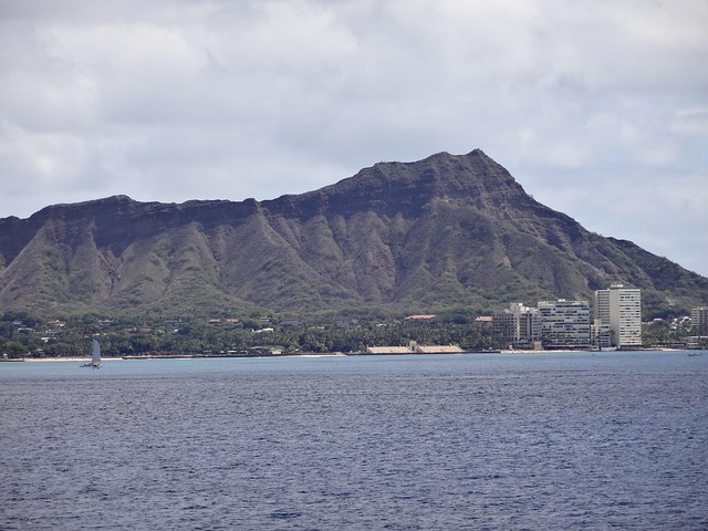Free Diamond Head Hawaii photo and picture
