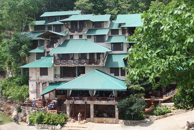 Free Hotel Jungle photo and picture