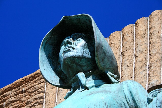 Free Pioneer Statue Statue photo and picture