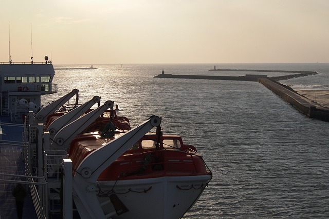 Free Lifeboat Boat photo and picture
