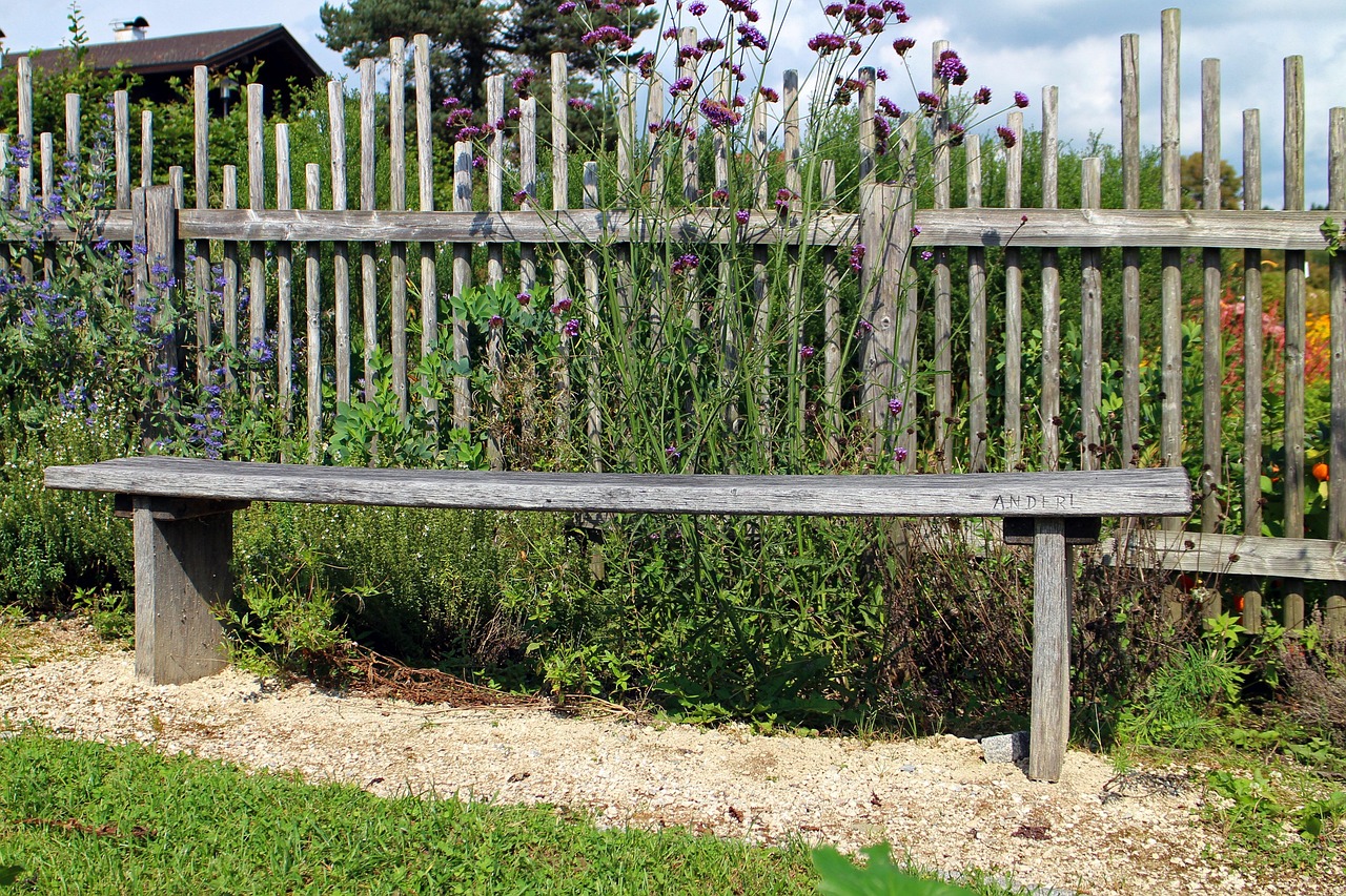 Wooden Fence - free online jigsaw puzzle photo