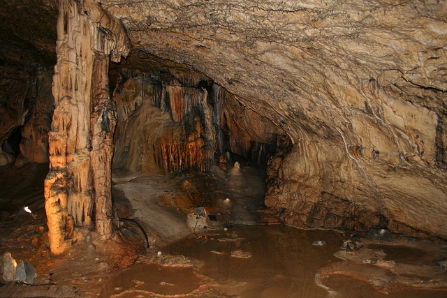 Free Oselle Caves photo and picture